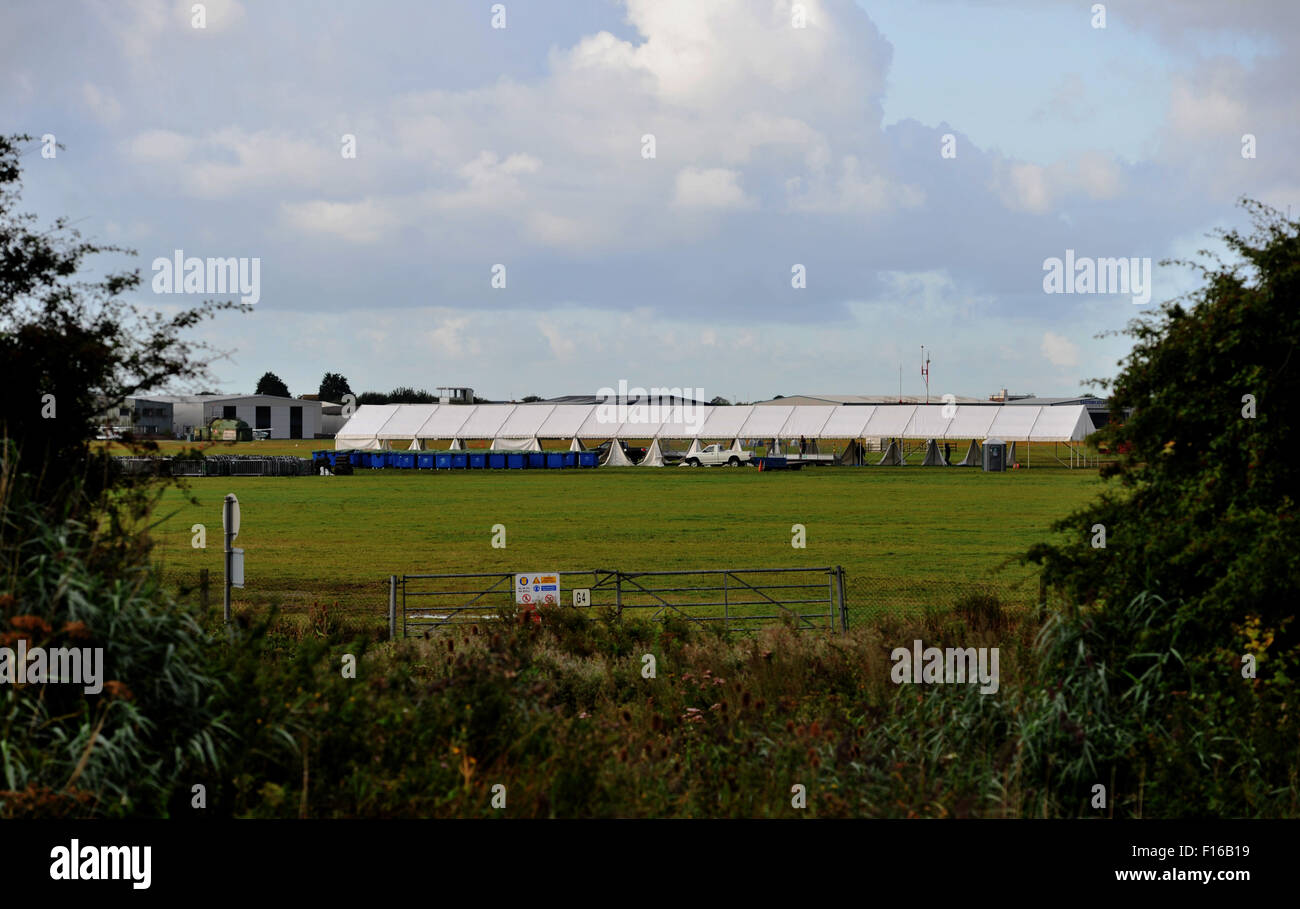 Shoreham, Sussex, Regno Unito. 28 Agosto, 2015. Brighton City Airport è tranquilla questa mattina in cui è quasi una settimana da quando un Hawker Hunter jet si è schiantato sulla A27 durante un display in The Shoreham Airshow uccidendo 11 persone Foto Stock