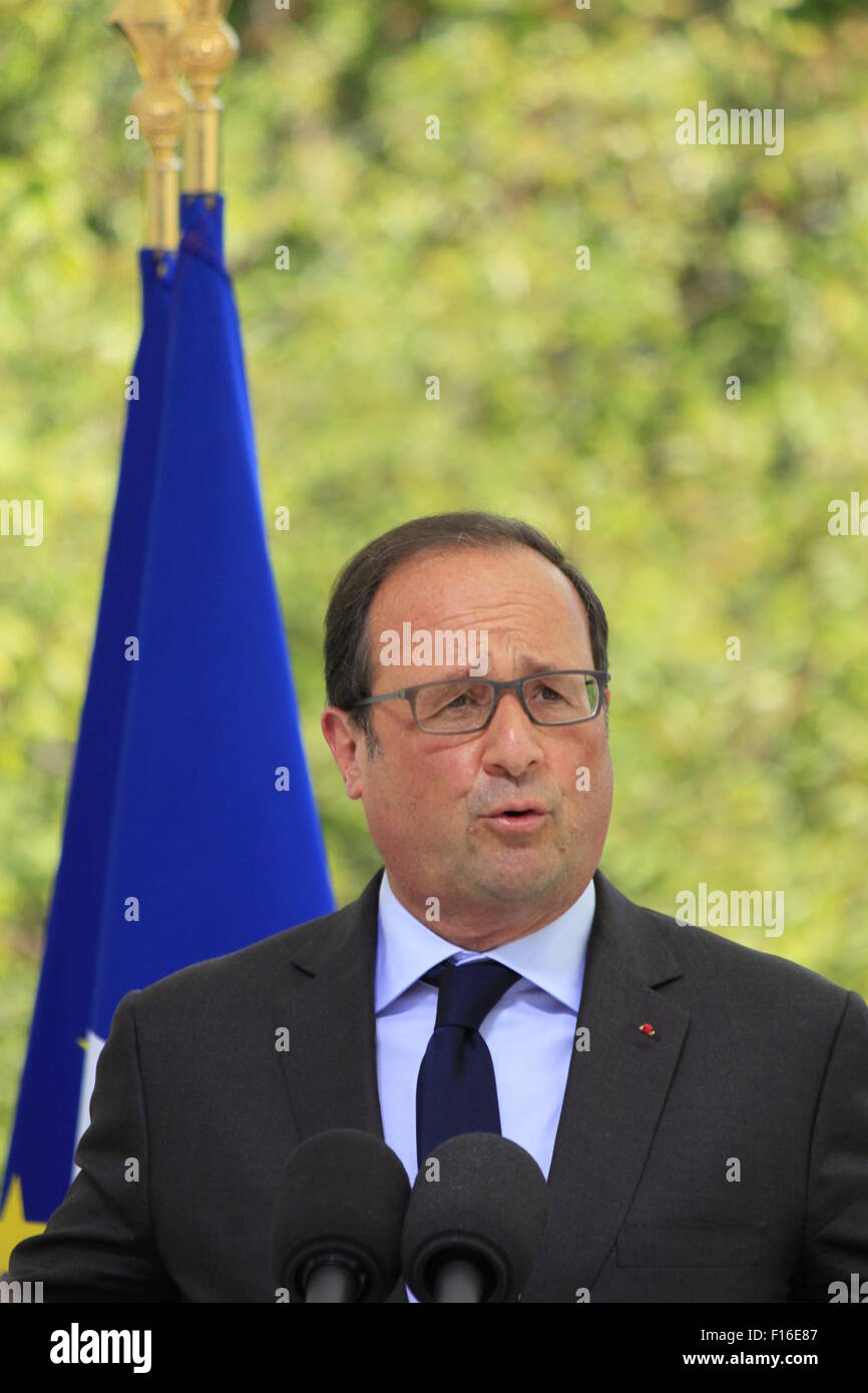 Il Presidente francese Francois Hollande presso il Parco Naturale Regionale Bauges, per la firma di un accordo di TEPOS. Foto Stock