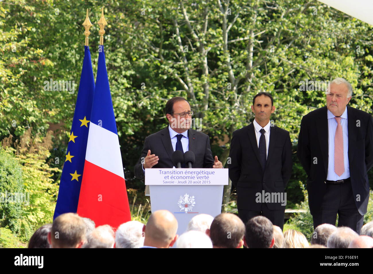 Il Presidente francese Francois Hollande presso il Parco Naturale Regionale Bauges, per la firma di un accordo di TEPOS. Foto Stock