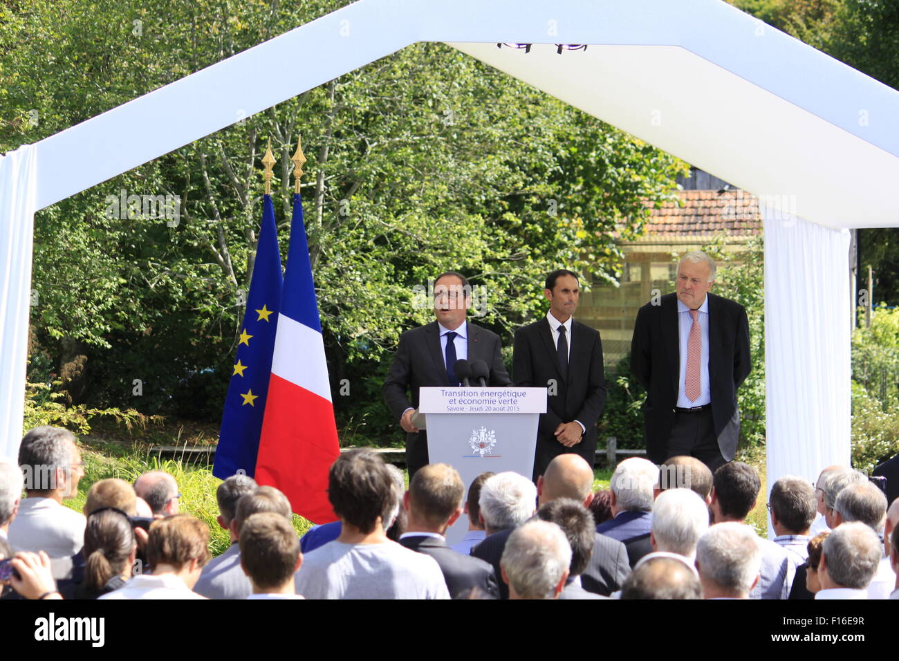 Il Presidente francese Francois Hollande presso il Parco Naturale Regionale Bauges, per la firma di un accordo di TEPOS. Foto Stock
