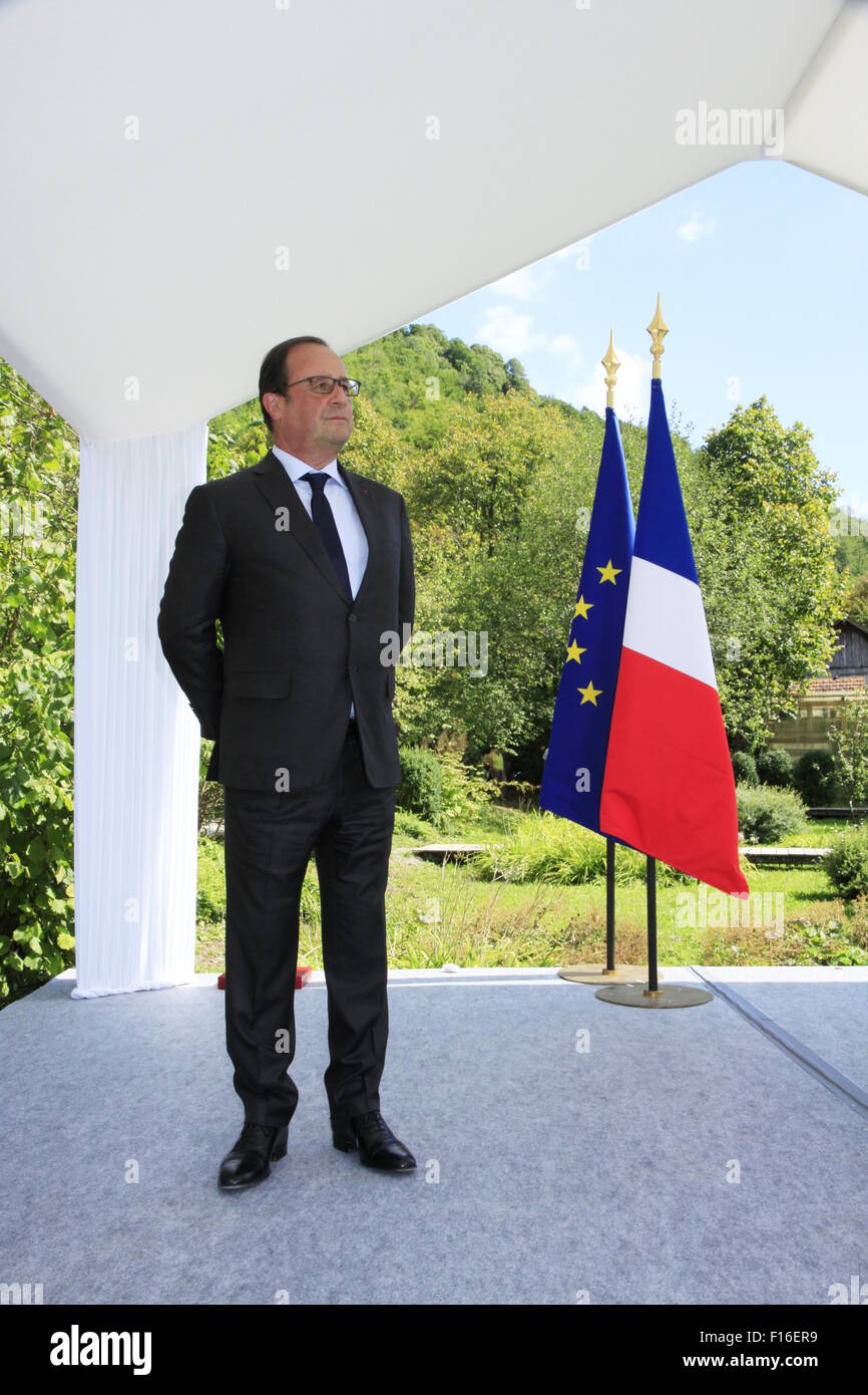 Il Presidente francese Francois Hollande presso il Parco Naturale Regionale Bauges, per la firma di un accordo di TEPOS. Foto Stock