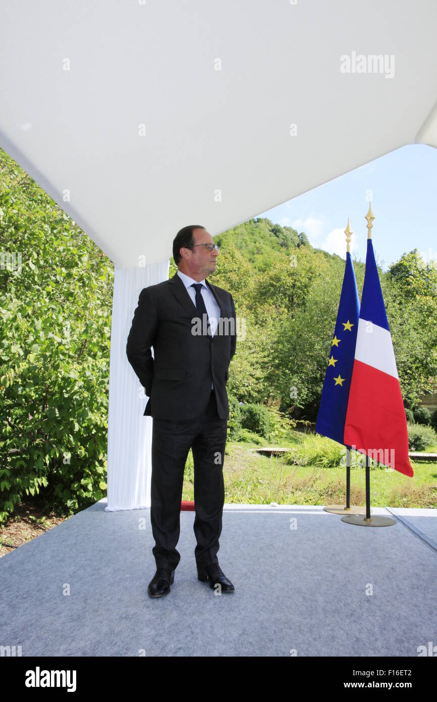 Il Presidente francese Francois Hollande presso il Parco Naturale Regionale Bauges, per la firma di un accordo di TEPOS. Foto Stock