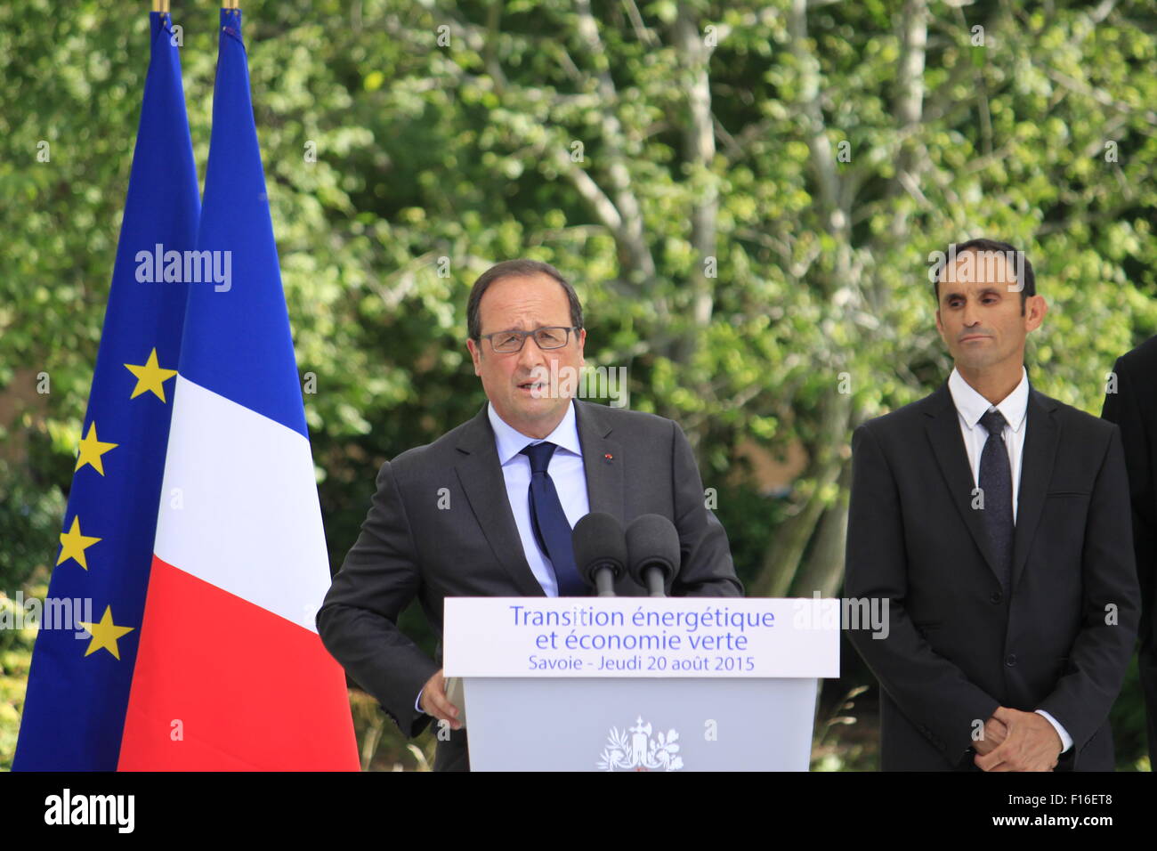 Il Presidente francese Francois Hollande presso il Parco Naturale Regionale Bauges, per la firma di un accordo di TEPOS. Foto Stock
