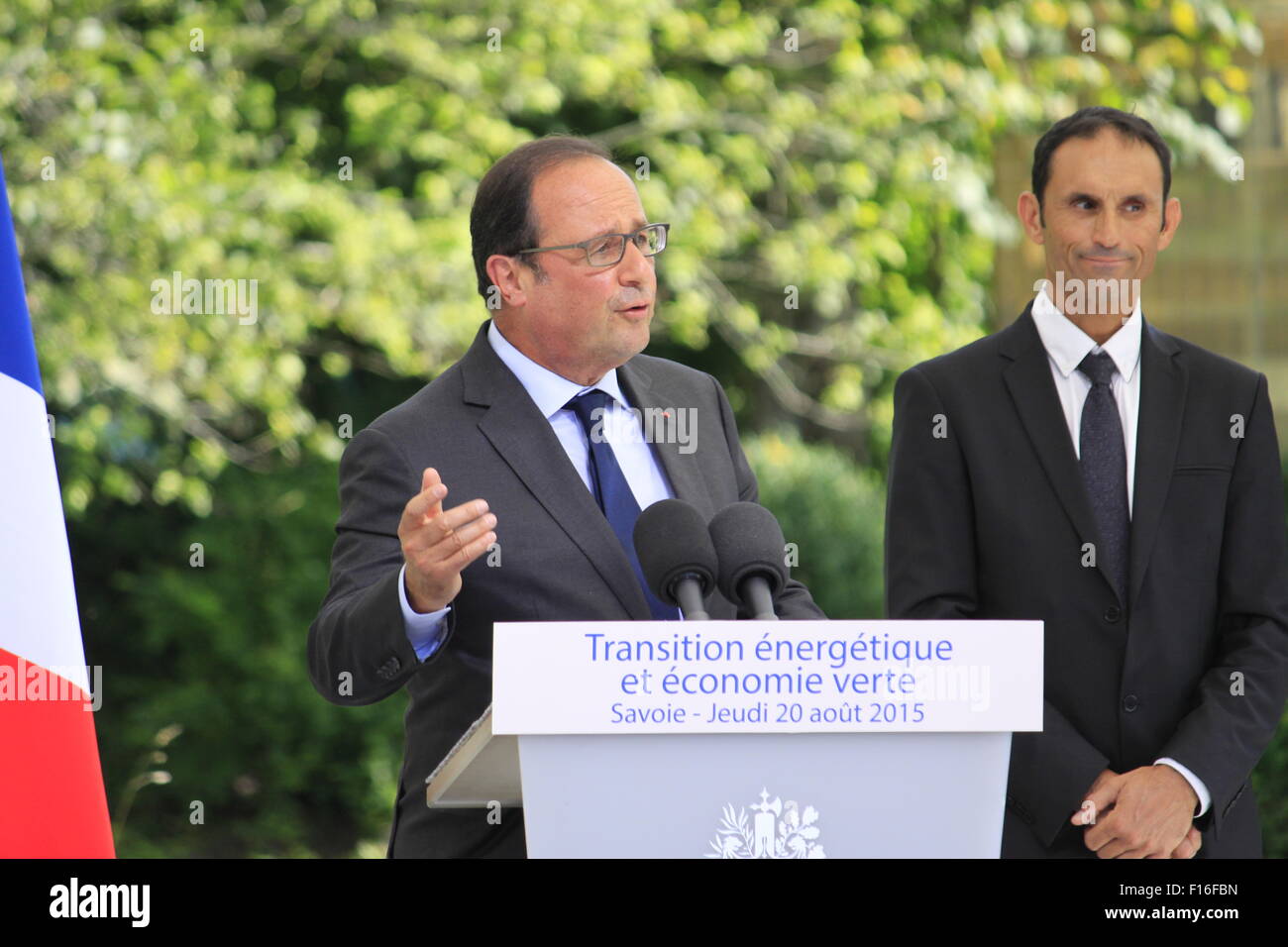 Il Presidente francese Francois Hollande presso il Parco Naturale Regionale Bauges, per la firma di un accordo di TEPOS. Foto Stock