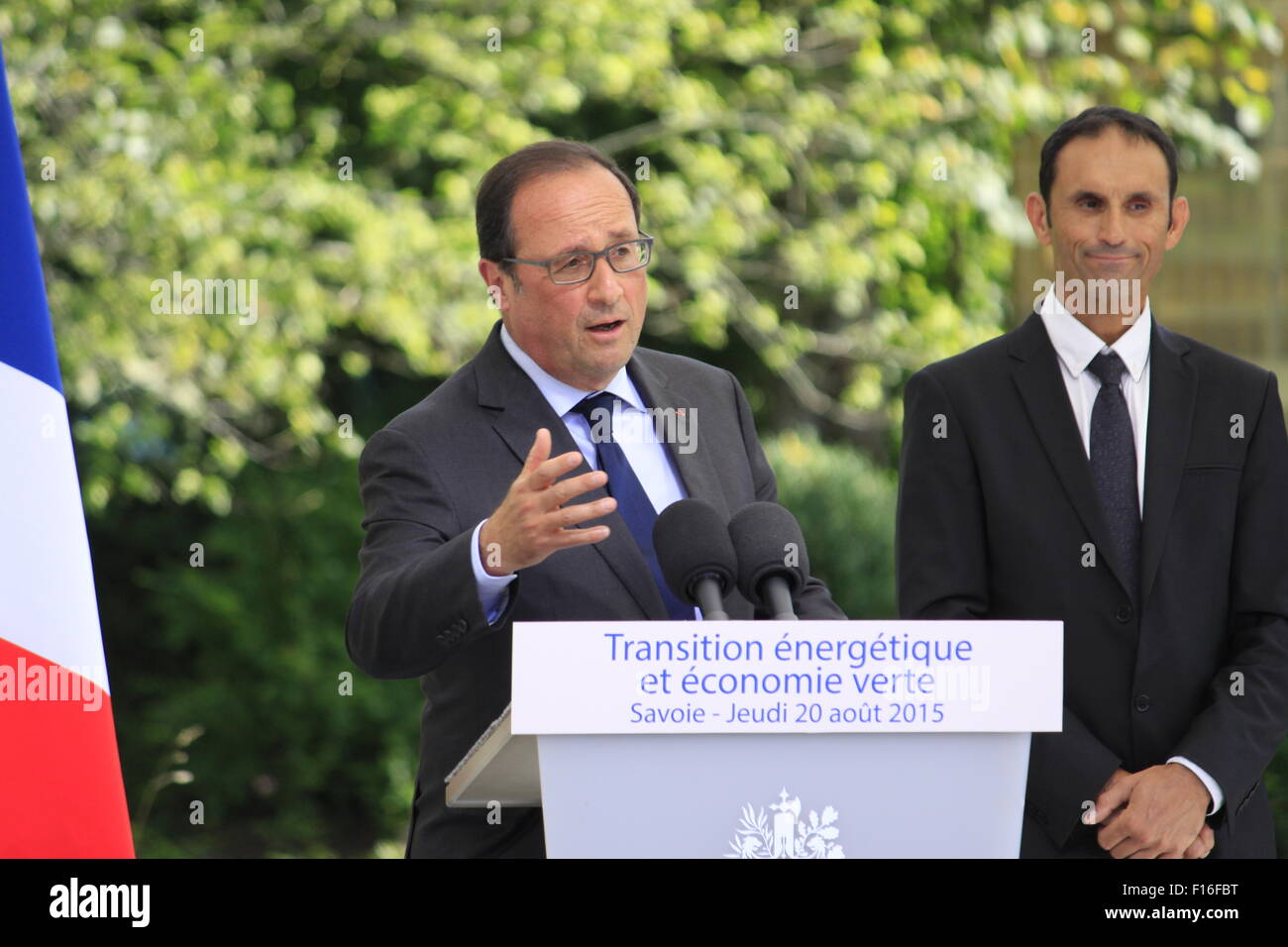 Il Presidente francese Francois Hollande presso il Parco Naturale Regionale Bauges, per la firma di un accordo di TEPOS. Foto Stock