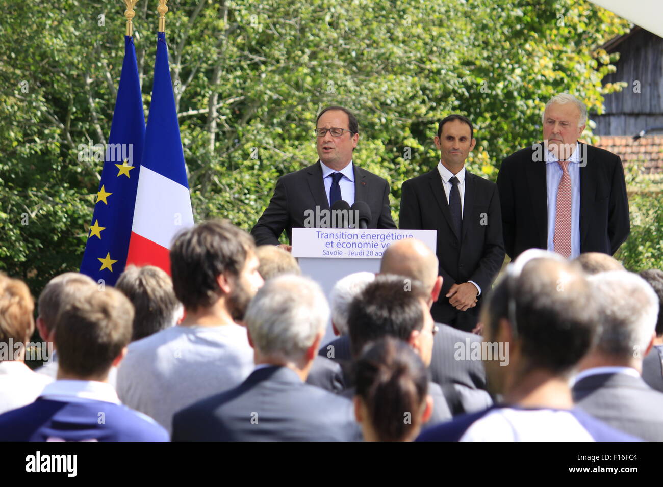 Il Presidente francese Francois Hollande presso il Parco Naturale Regionale Bauges, per la firma di un accordo di TEPOS. Foto Stock