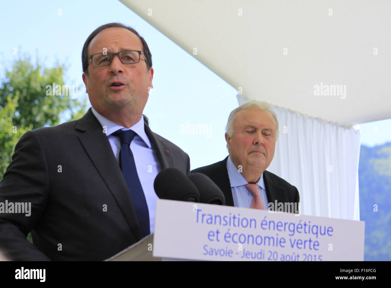 Il Presidente francese Francois Hollande presso il Parco Naturale Regionale Bauges, per la firma di un accordo di TEPOS. Foto Stock