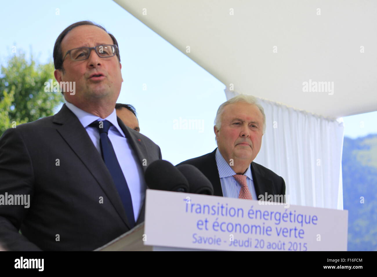 Il Presidente francese Francois Hollande presso il Parco Naturale Regionale Bauges, per la firma di un accordo di TEPOS. Foto Stock