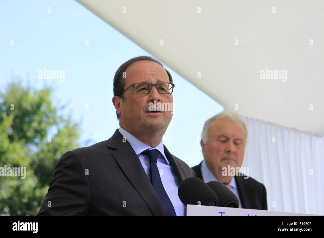 Il Presidente francese Francois Hollande presso il Parco Naturale Regionale Bauges, per la firma di un accordo di TEPOS. Foto Stock