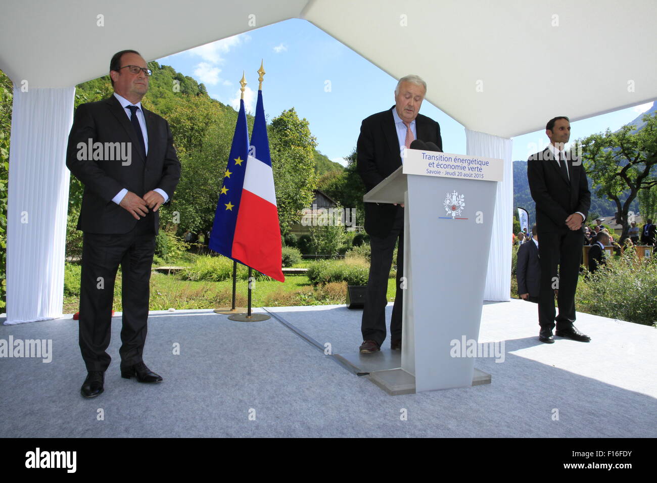 Il Presidente francese Francois Hollande presso il Parco Naturale Regionale Bauges, per la firma di un accordo di TEPOS. Foto Stock