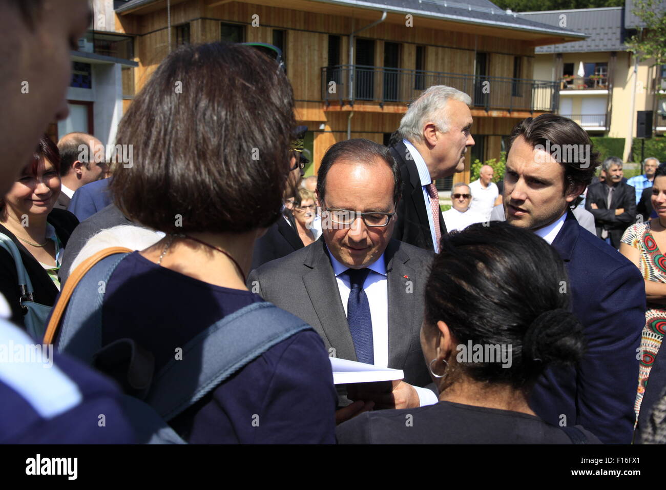 Il Presidente francese Francois Hollande presso il Parco Naturale Regionale Bauges, per la firma di un accordo di TEPOS. Foto Stock