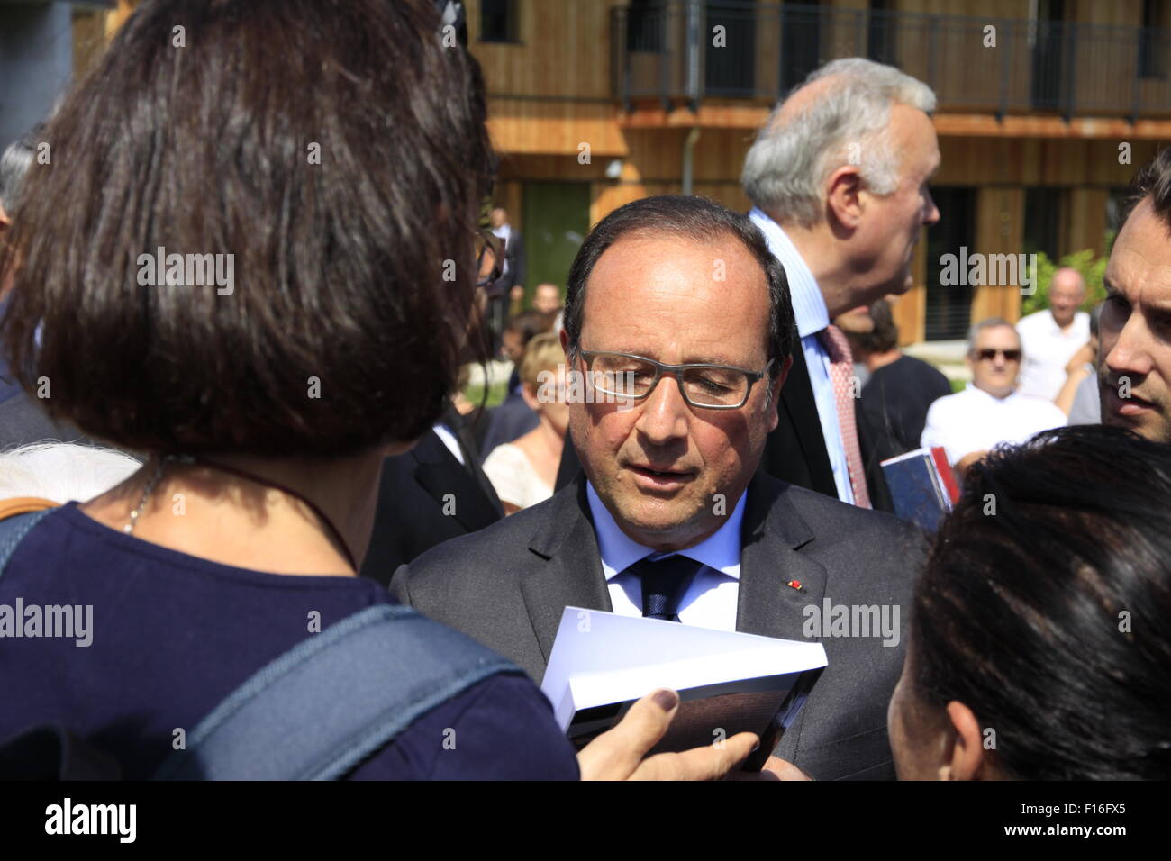 Il Presidente francese Francois Hollande presso il Parco Naturale Regionale Bauges, per la firma di un accordo di TEPOS. Foto Stock