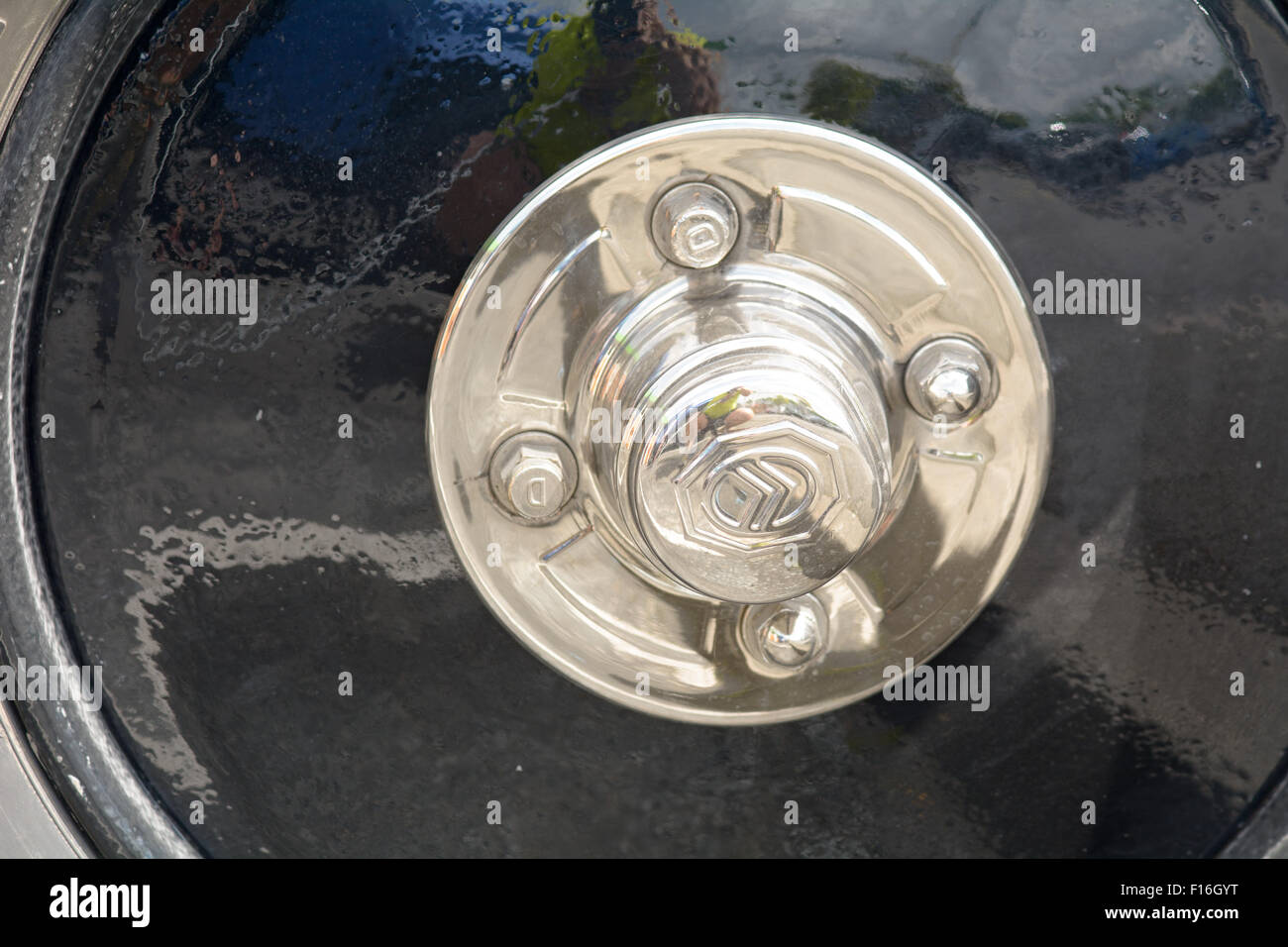 1928 'B14G Berline' Citroën auto mozzo cromato cabina con logo Foto Stock