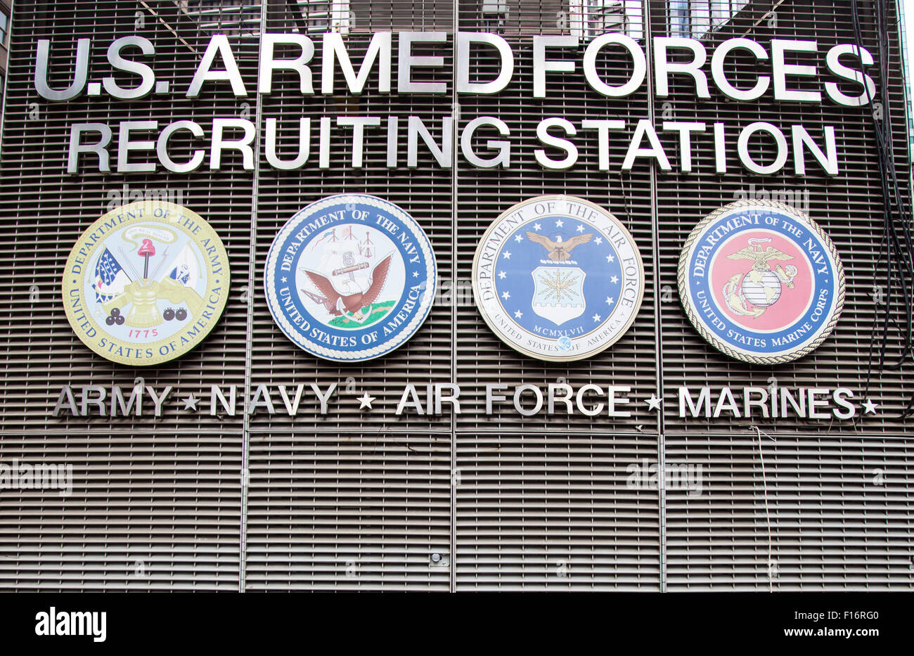 Forze armate USA il reclutamento di stazione su Times Square a New York City Foto Stock