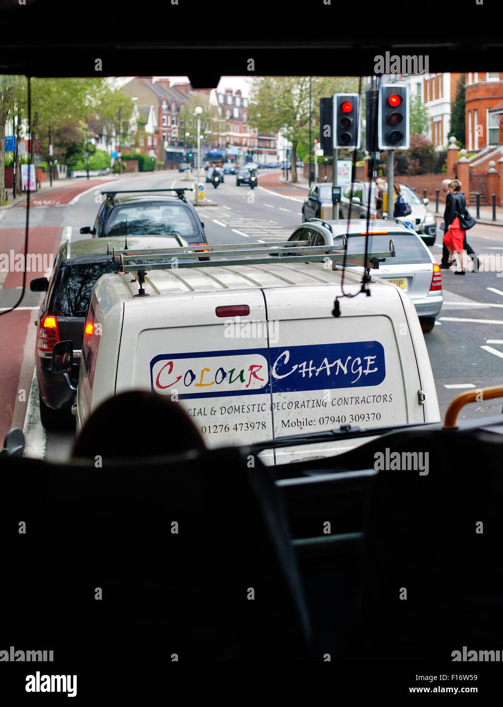 " Cambiamento di colore " veicolo a luce rossa di stop, Finchley Road Londra, Regno Unito, Europa Foto Stock