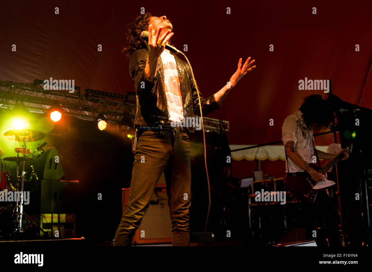 Leeds, Regno Unito. 28 Agosto, 2015. Turbowolf suonare dal vivo sulla serratura fino allo stadio di festival di Leeds, Leeds, Regno Unito. Il 28 agosto 2015. Credito: Nicholas Wesson/Alamy Live News Foto Stock