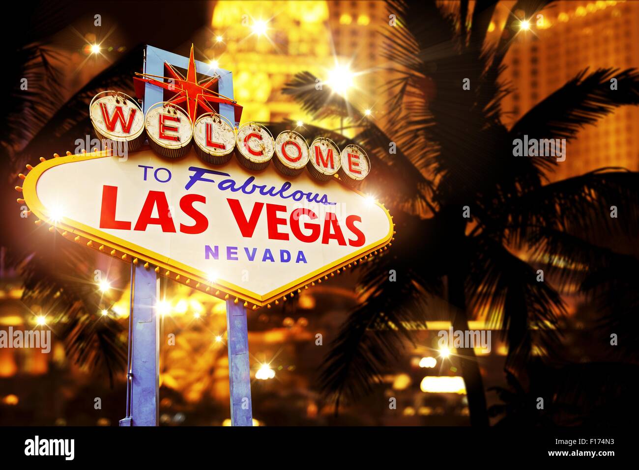Calda notte a Las Vegas. Vegas calore Concetto di immagine con il cartello di Benvenuto a Las Vegas Strip e luci. Foto Stock