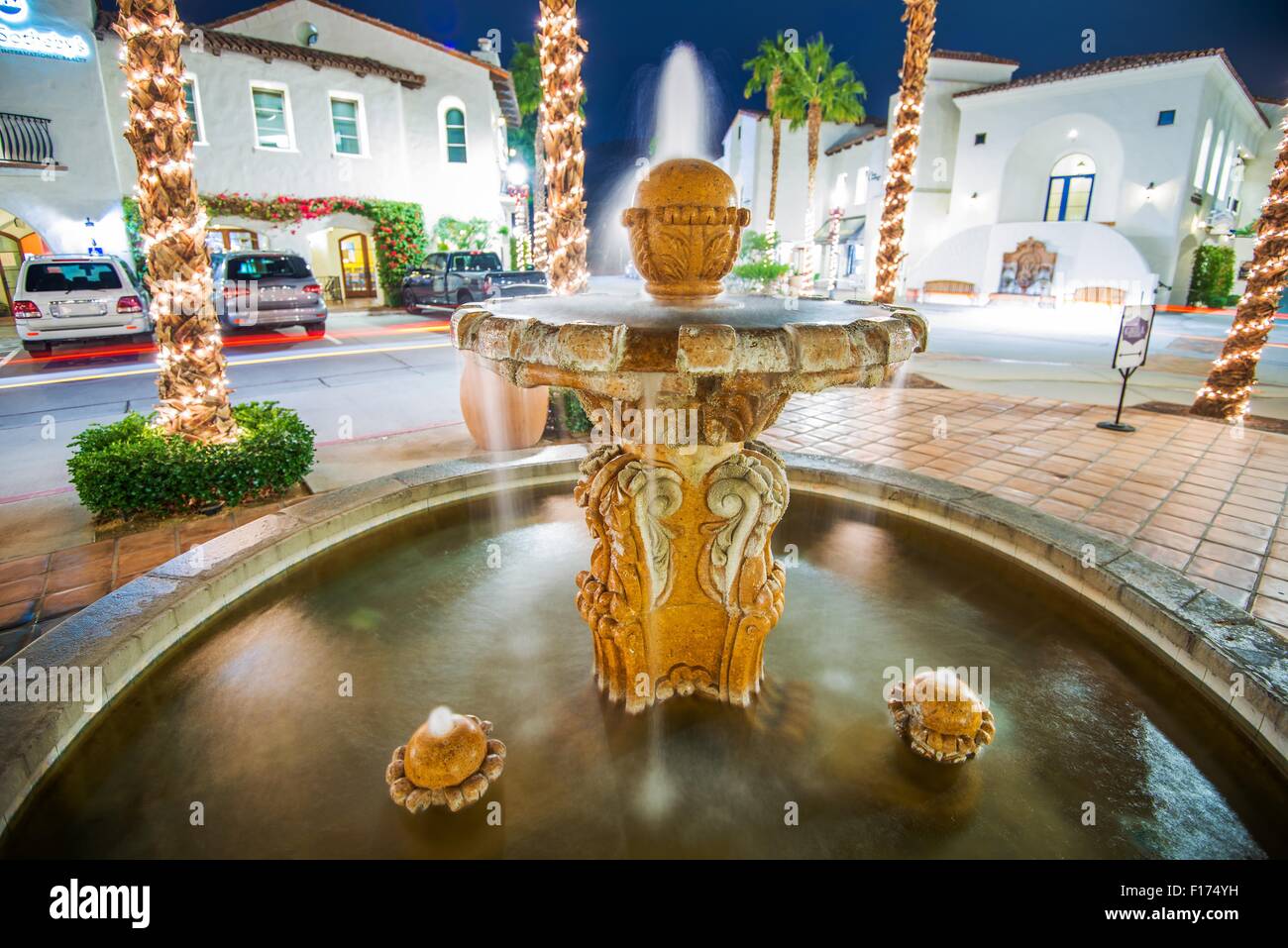 Città vecchia fontana La Quinta. La California del sud dell'architettura. Orario invernale n il La Quinta, Stati Uniti. Foto Stock