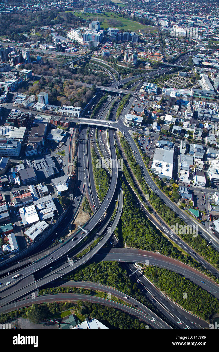 Spaghetti Junction (ufficialmente centrale di giunzione autostradale), Newton, Auckland, Isola del nord, Nuova Zelanda - aerial Foto Stock