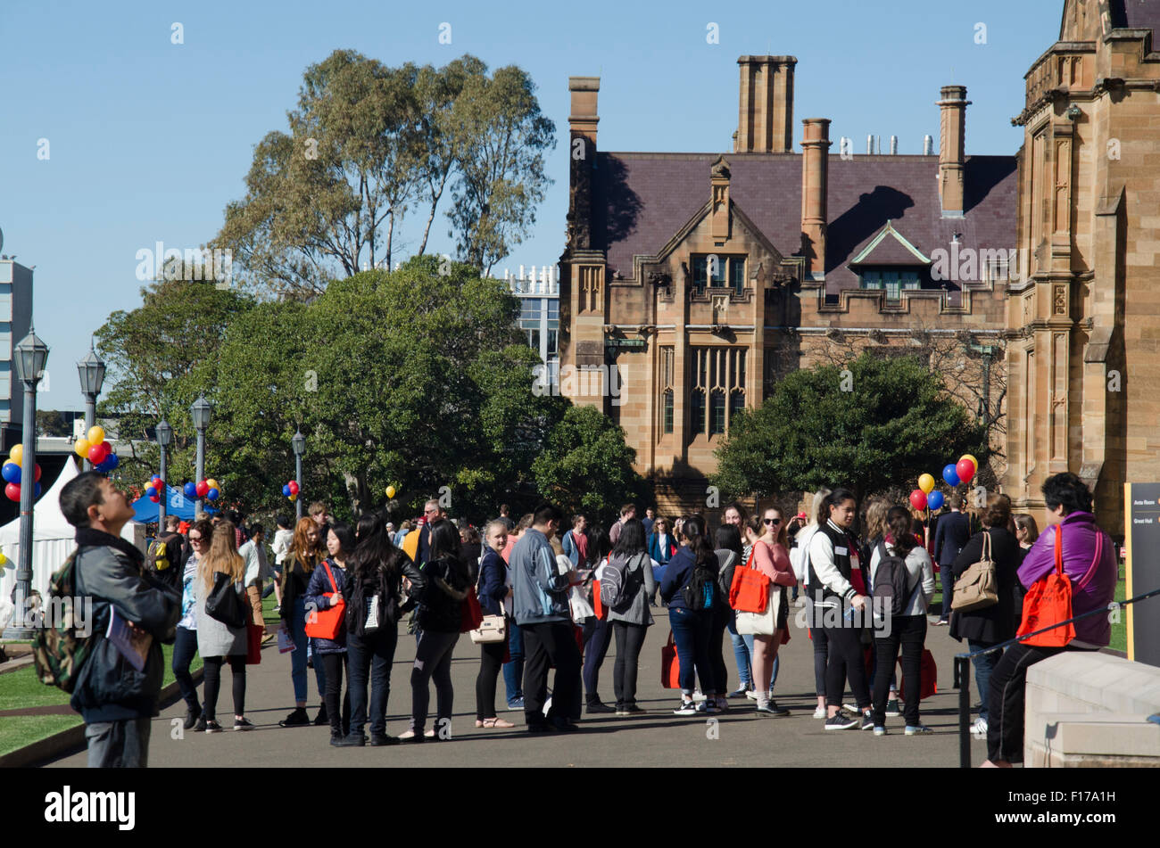 Sydney Australia 29 Agosto 2015: Università di Sydney ha aperto le sue porte oggi per gli studenti che desiderano iscriversi nel 2016. Una vasta gamma di corsi sono stati sul display da Australia della prima università, che spaziano dalla tradizione al ultra nuova per gli studenti universitari e post-universitari gli studenti. Il suo orario di apertura per le università verso la fine di agosto e settembre con altri uni, inclusi UTS e Notre Dame aperta anche oggi e Uni del Nuovo Galles del Sud lungo con Uni di Western Sydney aprendo le loro porte nelle prossime settimane. Credito: Sydney fotografo/Alamy Live News Foto Stock