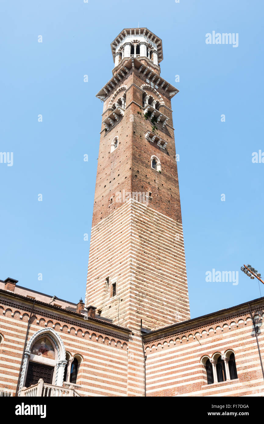 Torre dei Lamberti a Verona (Italia) Foto Stock