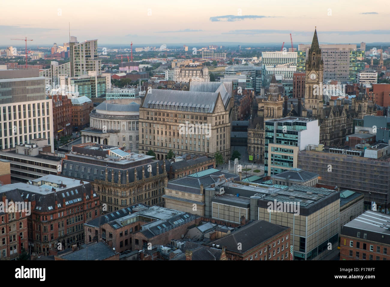 Punto di vista di alta vista sul centro della città di Manchester Foto Stock