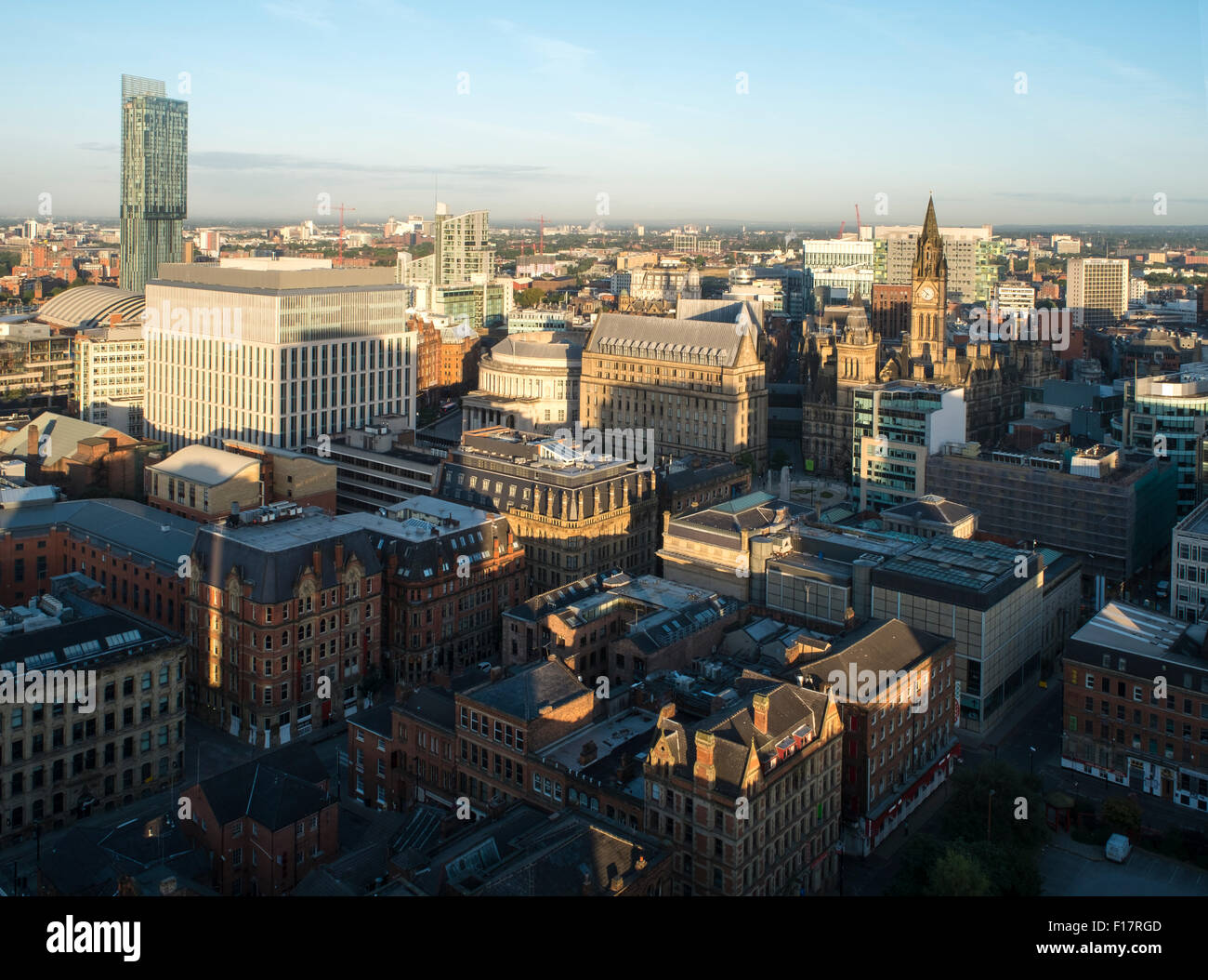 Punto di vista di alta vista sul centro della città di Manchester Foto Stock