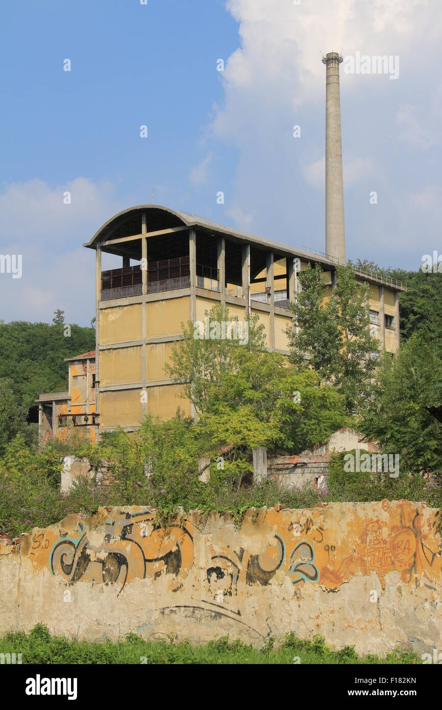 Industria edile, 60 70 anni, abbandonati alla crisi dei grandi gruppi industriali in Italia. Foto Stock
