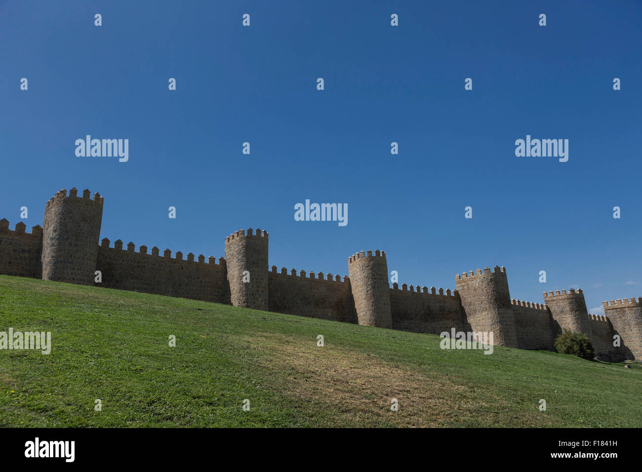 Avila, Spagna - 10 August 2015: mura medievali della città di Avila. Considerati i meglio conservati in Europa, Avila, Spagna Foto Stock