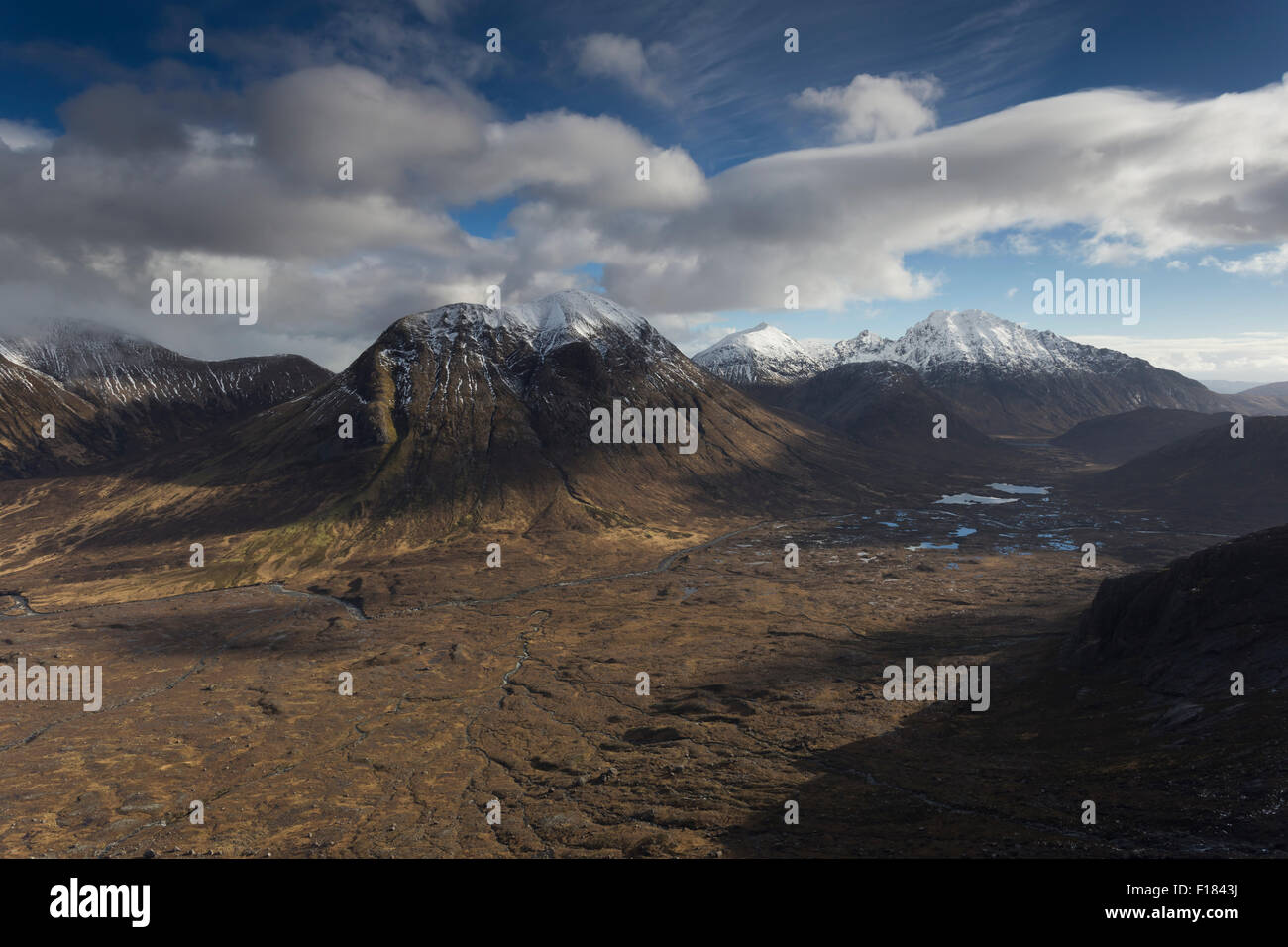 Le colline rosse, Glen Sligachan, Isola di Skye, North West Highlands, Scotland, Regno Unito Foto Stock