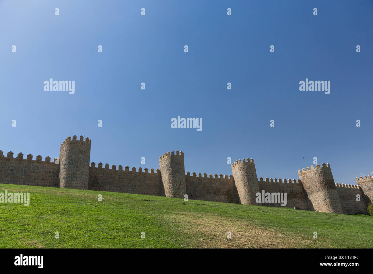 Avila, Spagna - 10 August 2015: mura medievali della città di Avila. Considerati i meglio conservati in Europa, Avila, Spagna Foto Stock