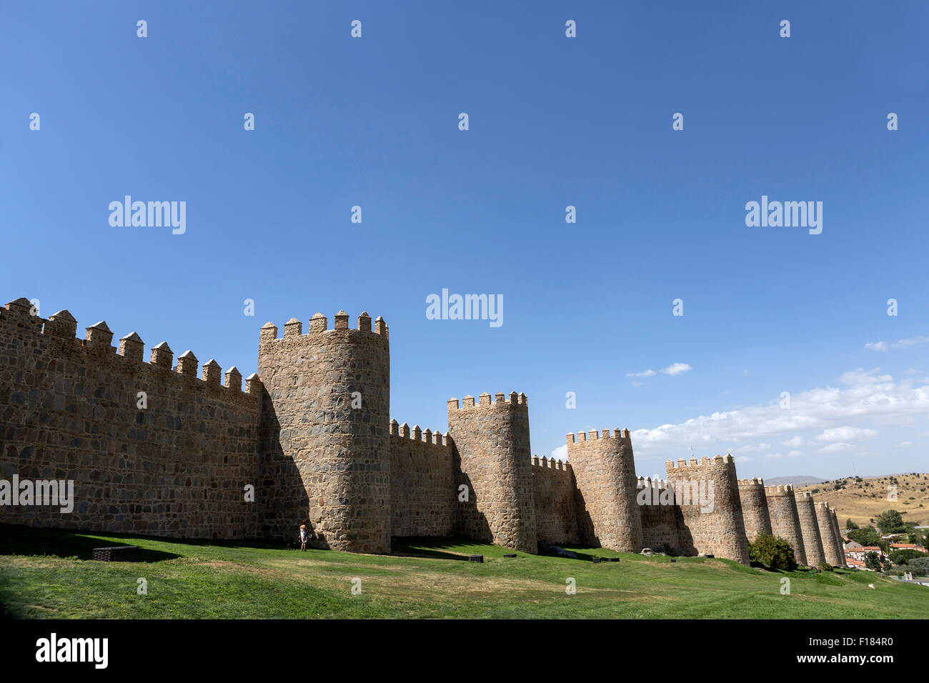 Avila, Spagna - 10 August 2015: mura medievali della città di Avila. Considerati i meglio conservati in Europa, Avila, Spagna Foto Stock