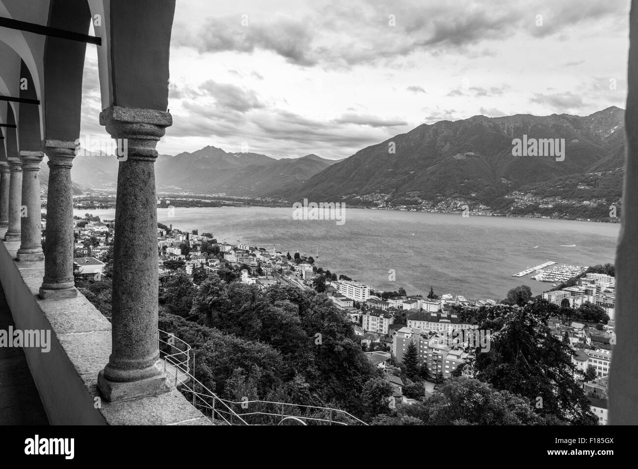 Viste intorno a Locarno sul Lago Maggiore e la gondola fino a Cimetta/Cardada Foto Stock