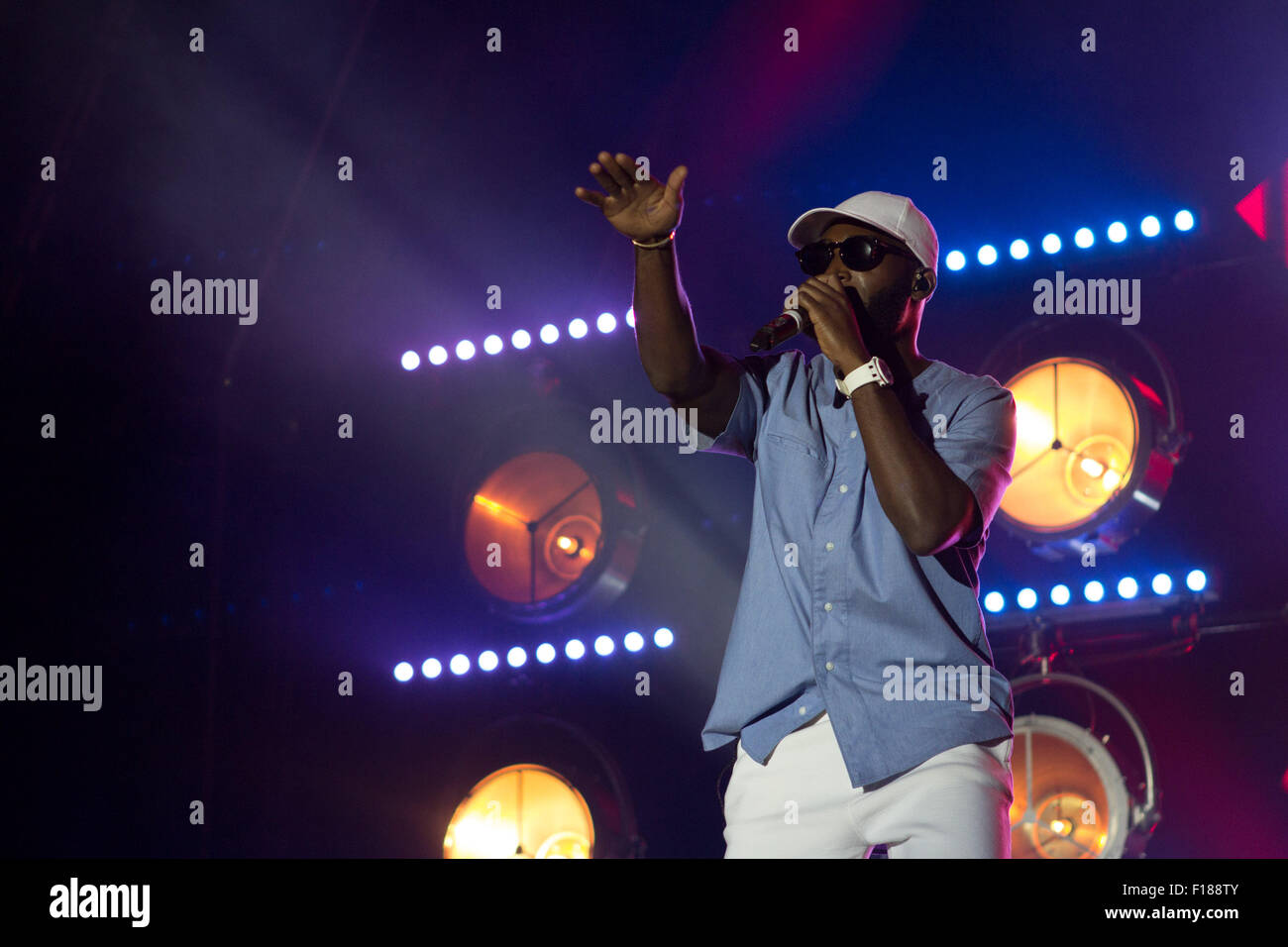 Portsmouth, Regno Unito. Il 29 agosto 2015. Tinie Tempah rivestimento del padiglione dal vivo sul palco al Festival vittorioso sul credito sabato: Alex Bailey / Alamy Live News Foto Stock