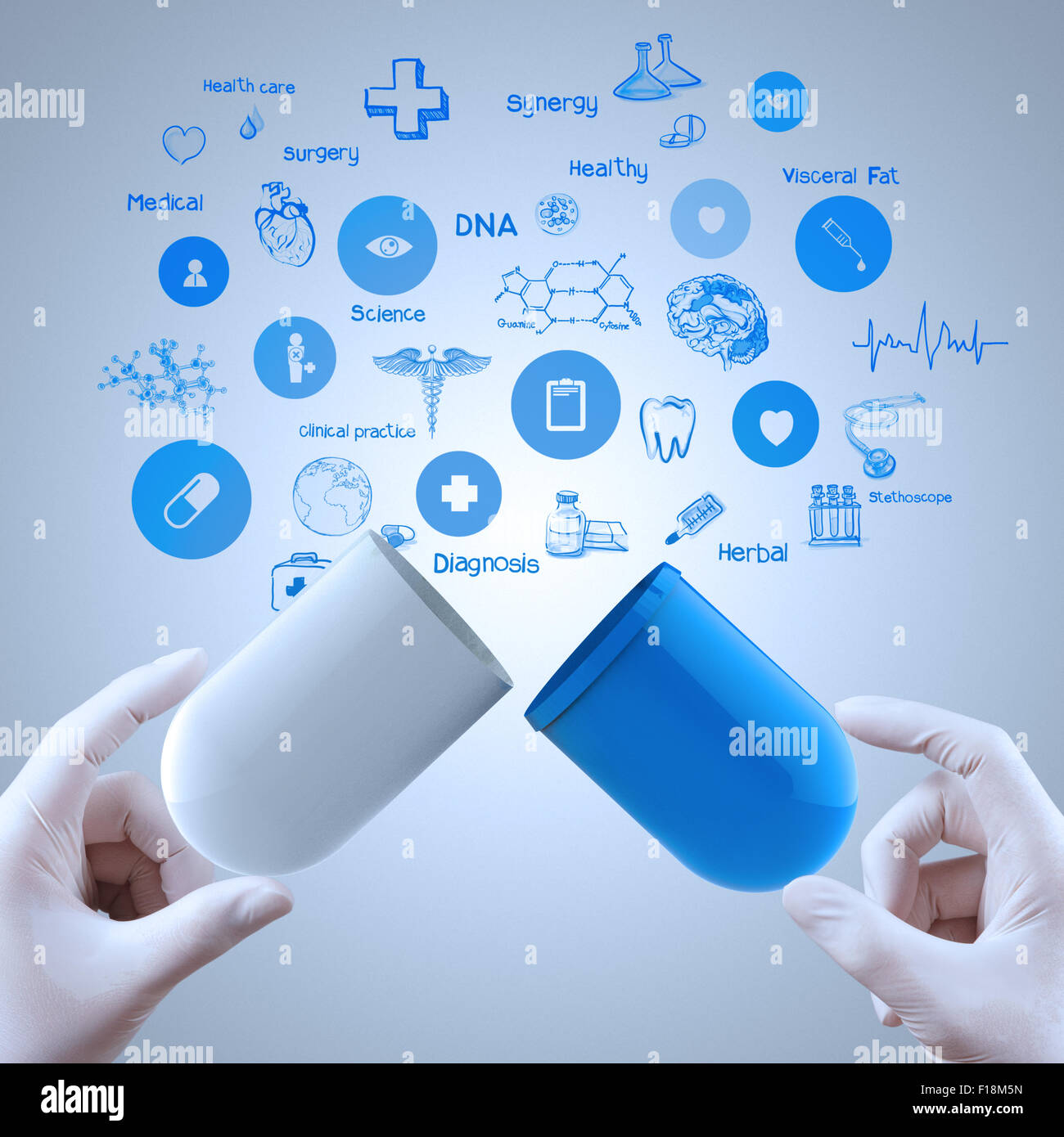 Medico di Medicina mani tenendo la capsula medicina come concetto medico Foto Stock