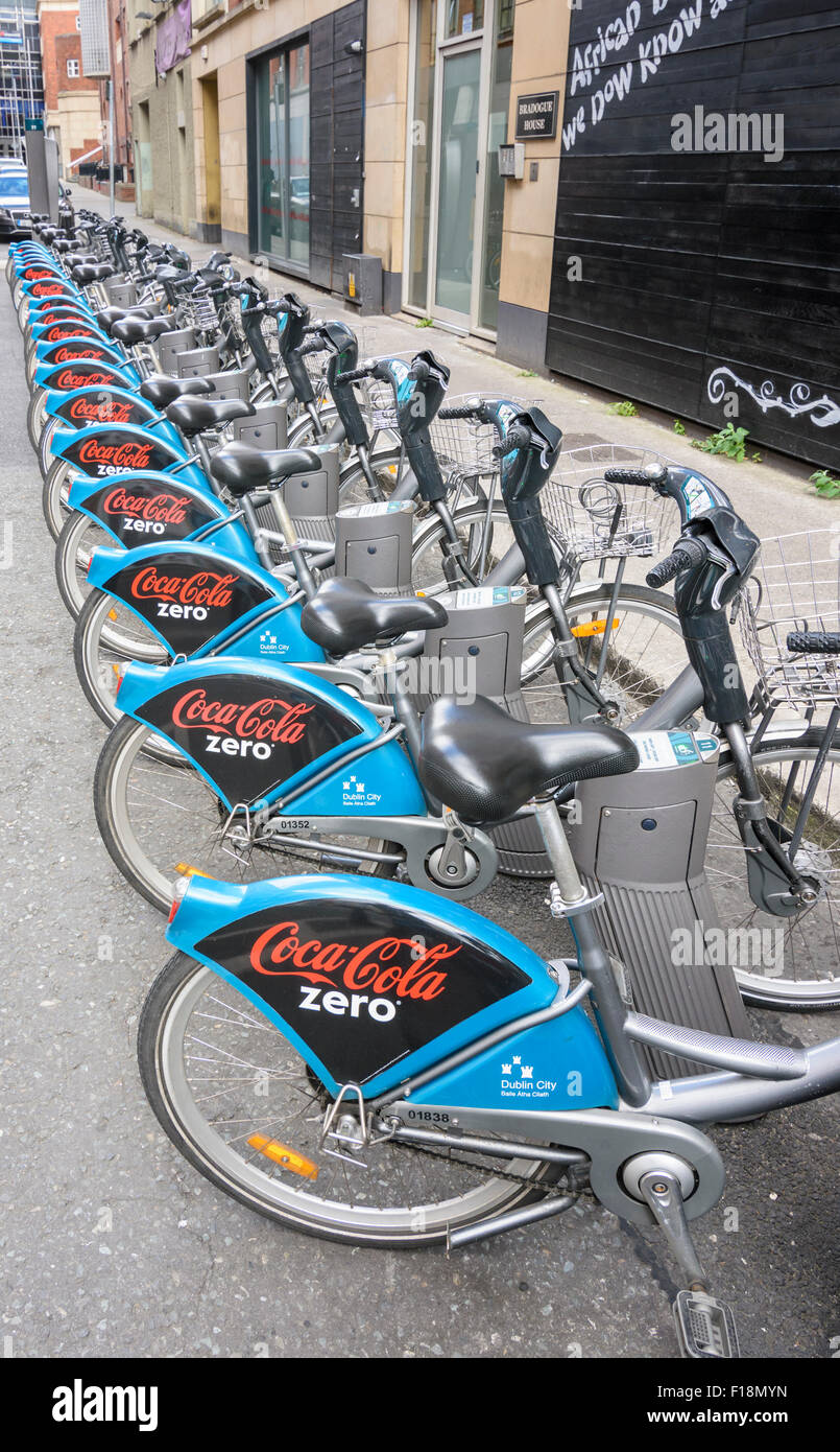 Messa a fuoco selettiva su Coca-Cola Zero Dublinbikes - Noleggio bici sistema in Dublino, Irlanda Foto Stock