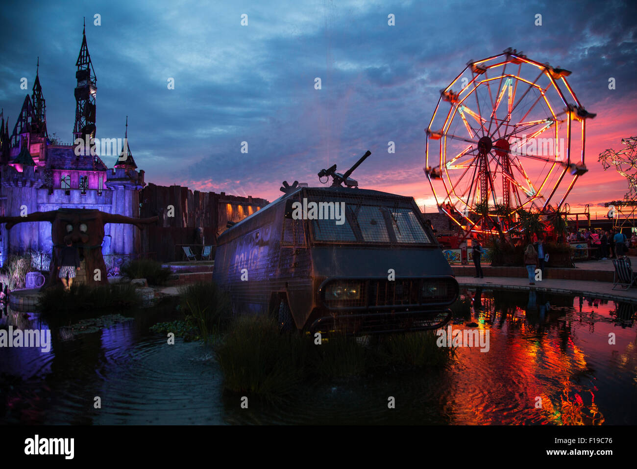 Dismaland come il sole insieme Foto Stock