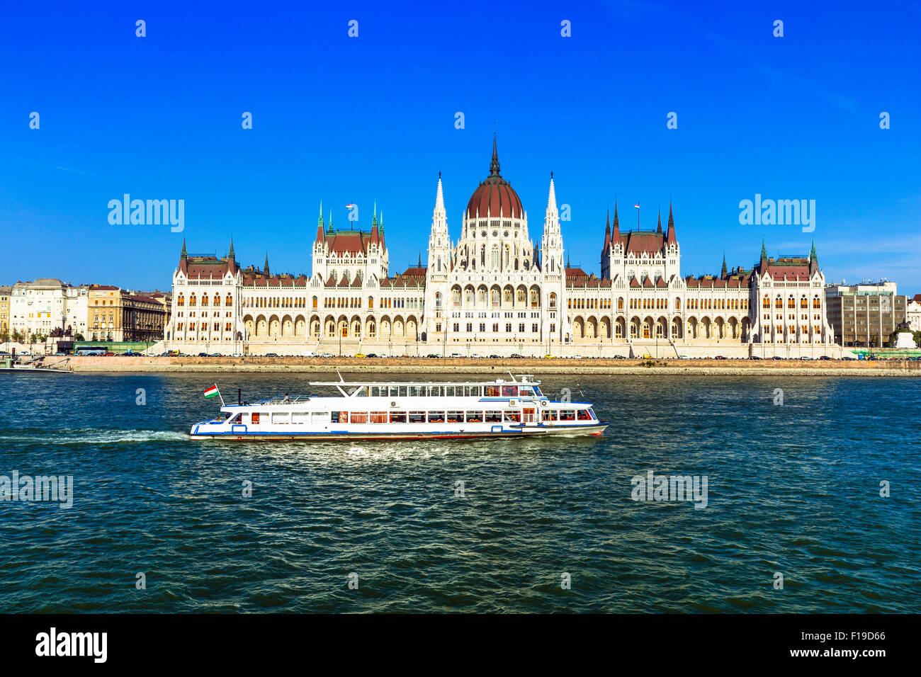 Punti di riferimento europeo - Budapest, vista con il Parlamento europeo Foto Stock