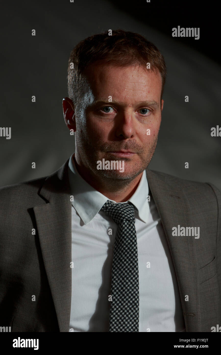 Edimburgo. Regno Unito. Il 30 agosto. Edinburgh International Book Festival. Giorno 16 Edinburgh International Book Festival si svolge a Charlotte Square Gardens. Ritratto di Tom McCarthy. Tom McCarthy è candidato uomo Booker Prize. Egli è uno scrittore e artista con base a Londra. Pak@ Mera/Alamy Live News Foto Stock