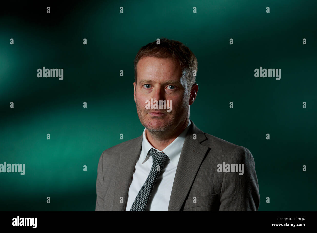 Edimburgo. Regno Unito. Il 30 agosto. Edinburgh International Book Festival. Giorno 16 Edinburgh International Book Festival si svolge a Charlotte Square Gardens. Ritratto di Tom McCarthy. Tom McCarthy è candidato uomo Booker Prize. Egli è uno scrittore e artista con base a Londra. Pak@ Mera/Alamy Live News Foto Stock