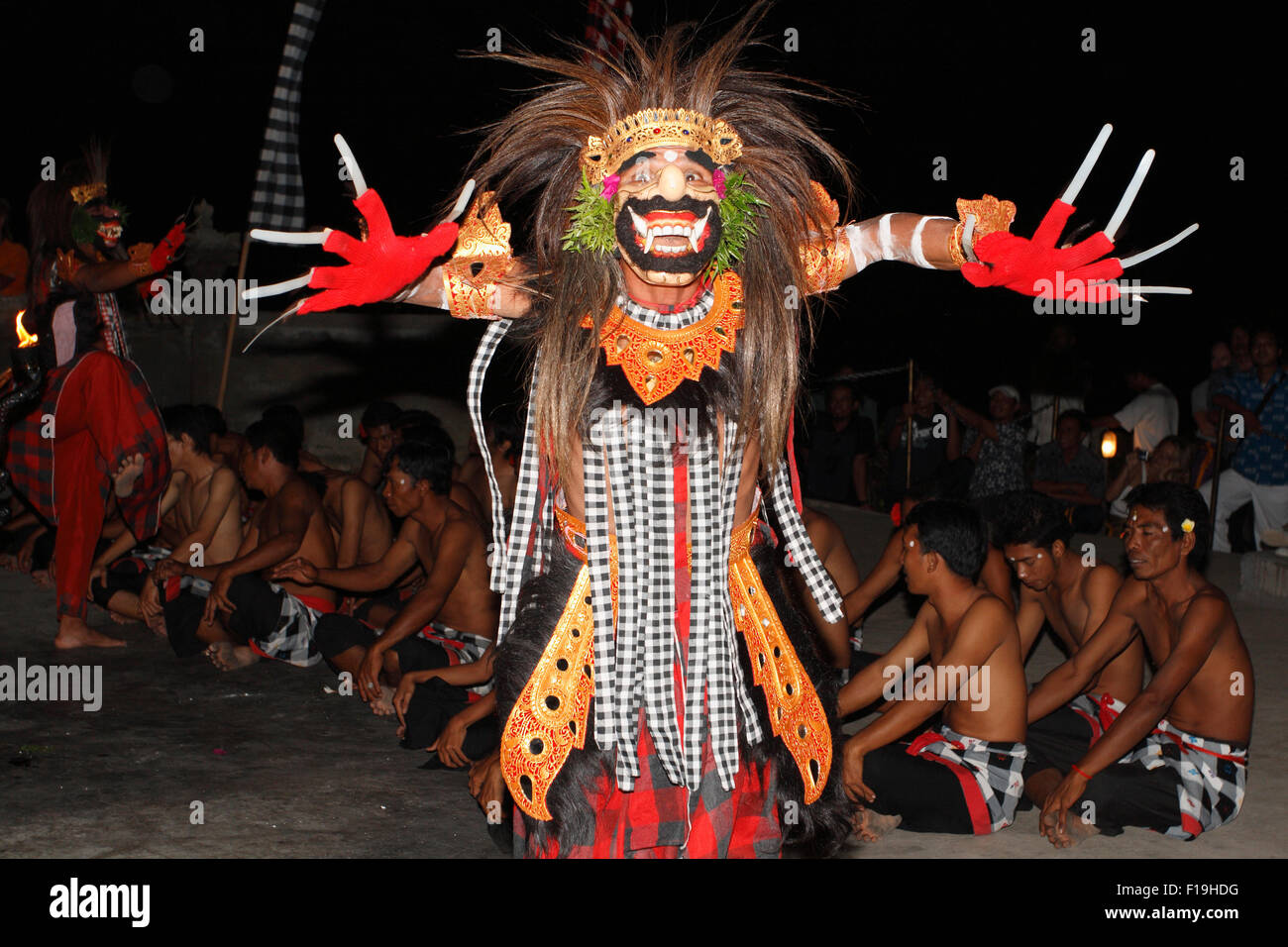 Px81267-D. attore nel tradizionale Kecak Ramayana & Danza del Fuoco, Bali, Indonesia. Foto Copyright © Brandon Cole. Tutti i diritti res Foto Stock