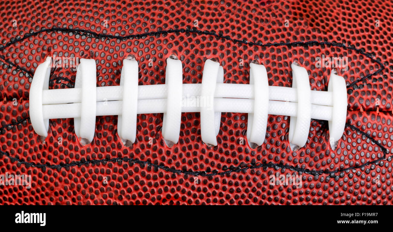 Close up di un american football in pieno il layout del telaio. Foto Stock