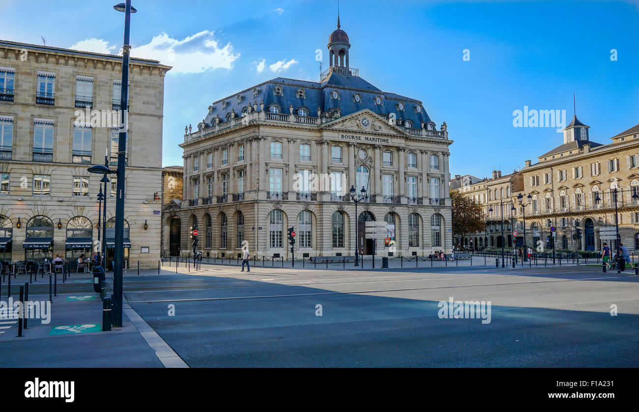 BORDEAUX, Francia, 28 agosto 2015 : Bordeaux è europeo migliore destinazione nel 2015 - La Bourse Maritime Marine Monumen Exchange Foto Stock