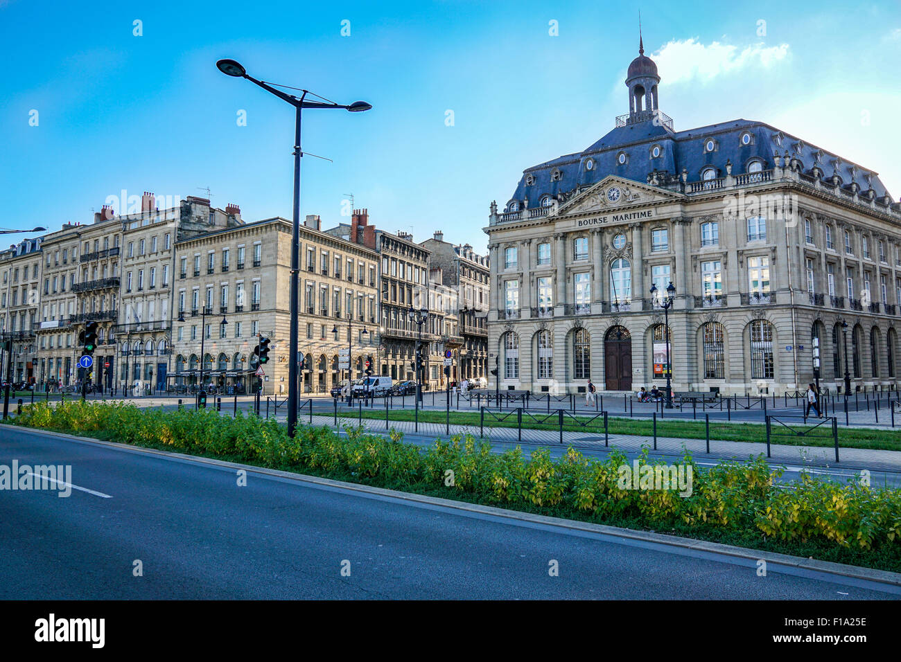 BORDEAUX, Francia, 28 agosto 2015 : Bordeaux è europeo migliore destinazione nel 2015 - La Bourse Maritime Marine monumento di Exchange Foto Stock