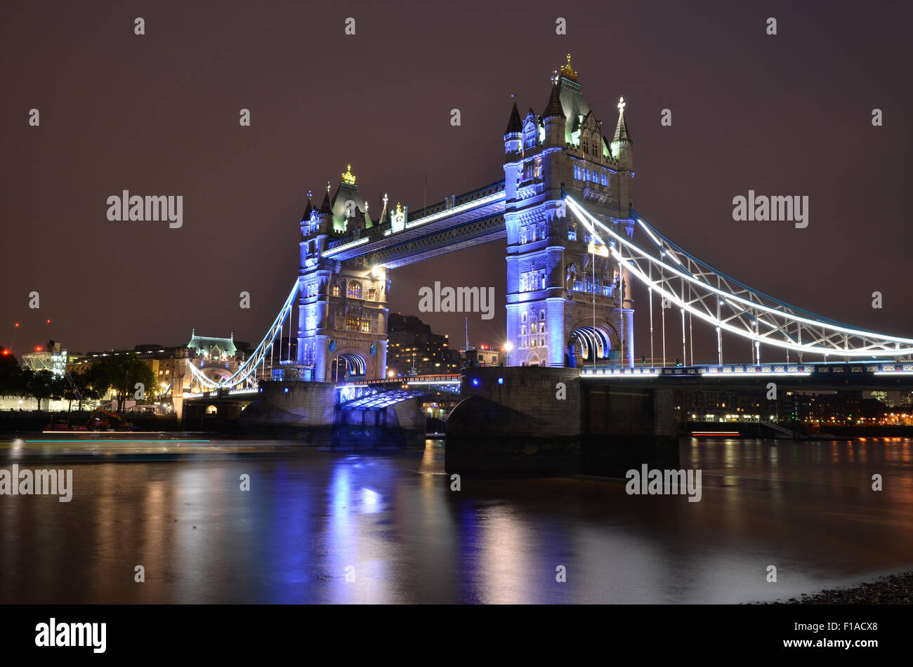 Il Tower Bridge di Londra, Regno Unito, Gran Bretagna Foto Stock