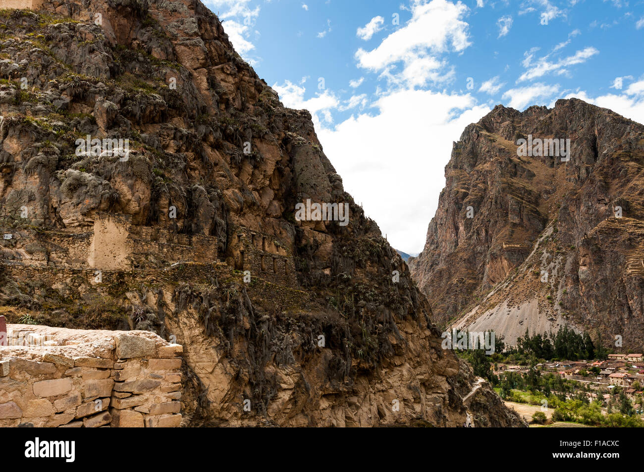 Terrazze di Pisac nella Valle di Urubamba vicino a Cusco (Perù) Foto Stock Terrazze di Pisac nella Valle di Urubamba vicino a Cusco (Perù) Foto Stock