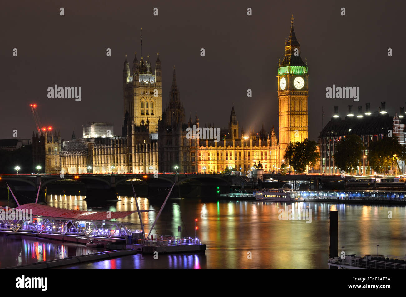 Il Big Ben e Westminster Bridge al tramonto, London, Regno Unito Foto Stock