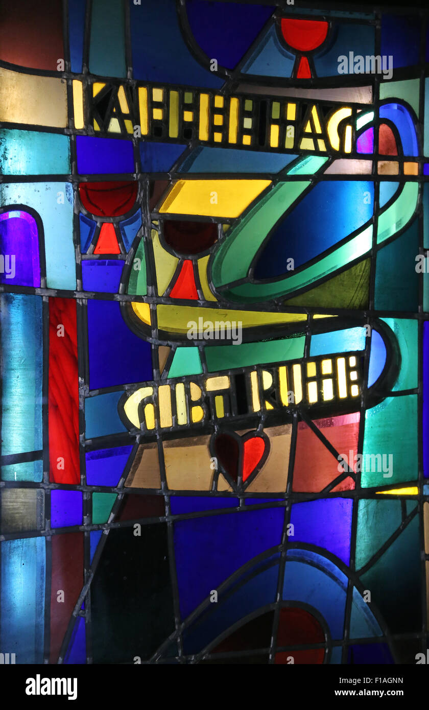 Bremen, Germania, finestre di vetro colorato al Kaffee HAG-casa in Boettcherstrasse Foto Stock