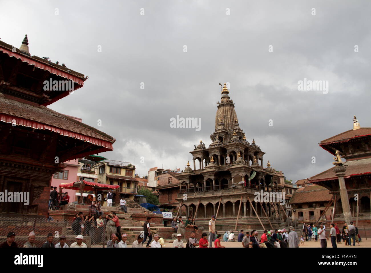 Patan Durbar Square nel centro della città di Lalitpur in Nepal 3 mesi dopo il mese di aprile 2015 terremoto Foto Stock Patan Durbar Square nel centro della città di Lalitpur in Nepal 3 mesi dopo il mese di aprile 2015 terremoto Foto Stock