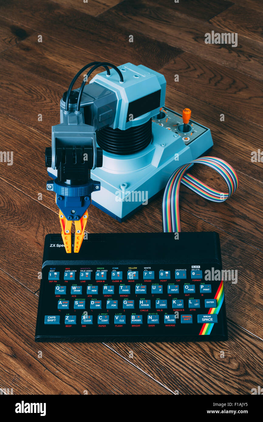 Vintage / Retrò Micro Computer con braccio di robot Foto Stock